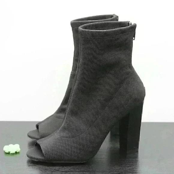 Aldo Women’s Black Fabric Back Zipper Boots - Picture 1 of 10